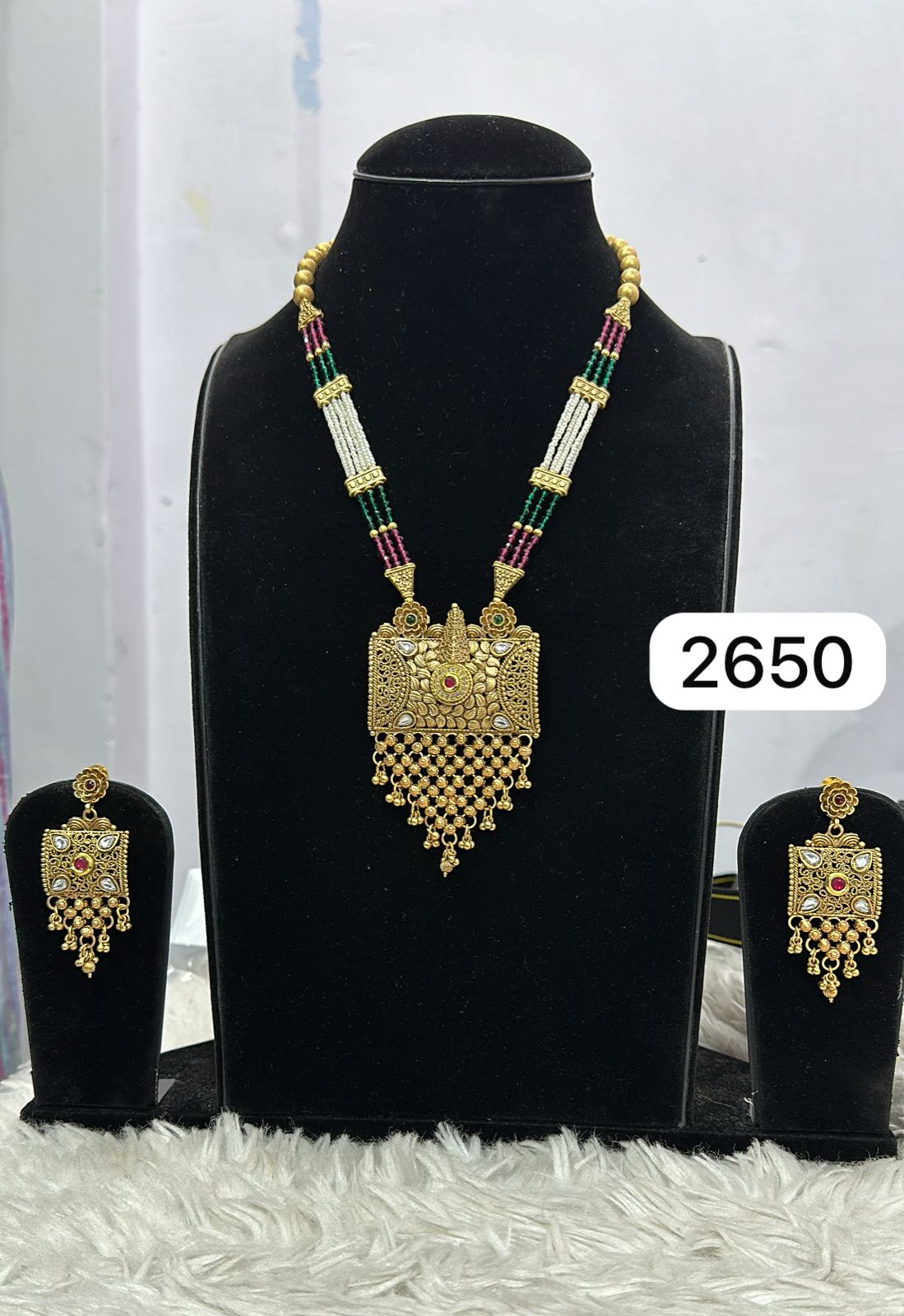 Real Gold Look Pendant Set – Ruby & Green Design