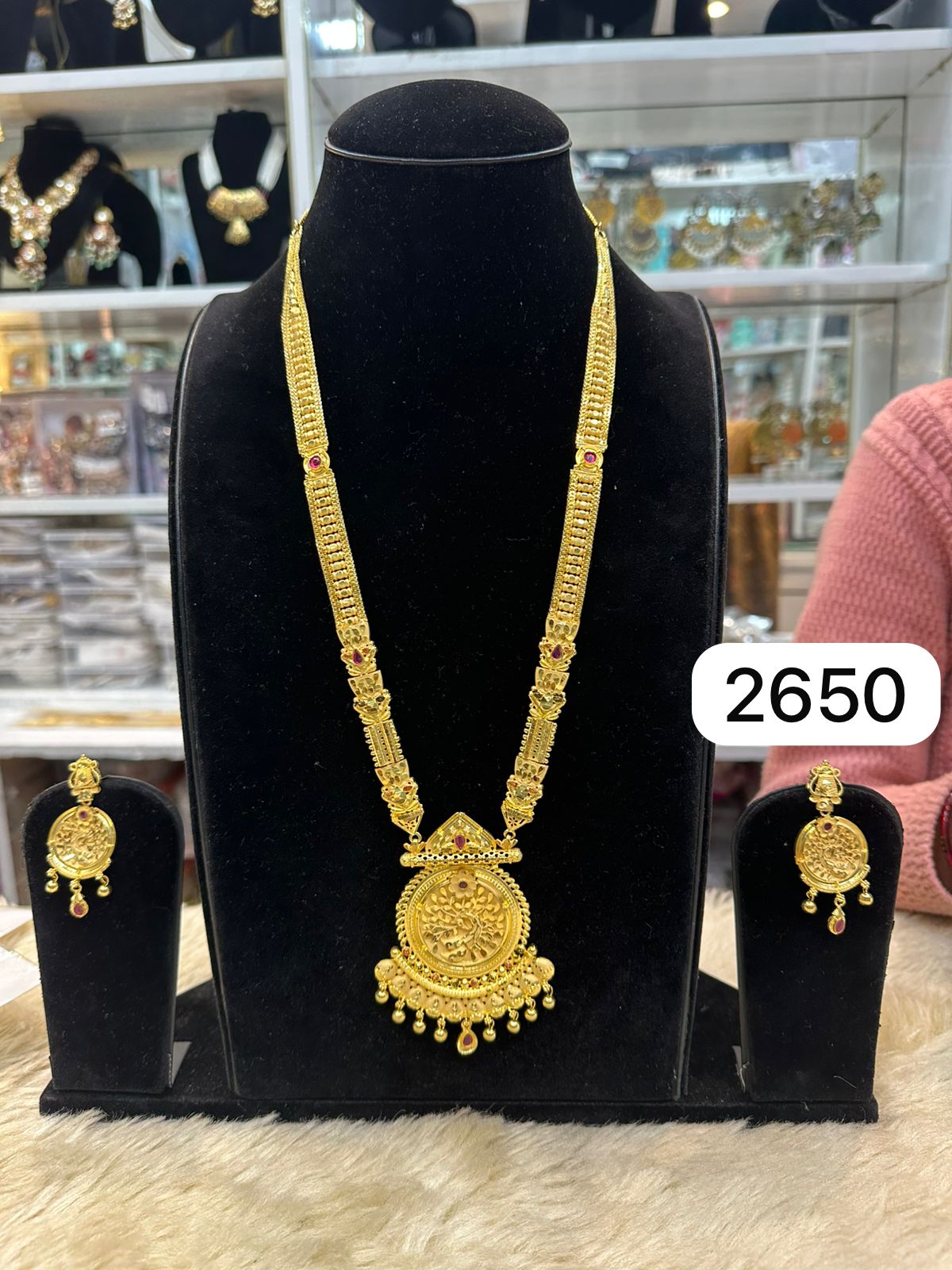 Traditional Mina Kari Pendant Set in Yellow Gold Finish