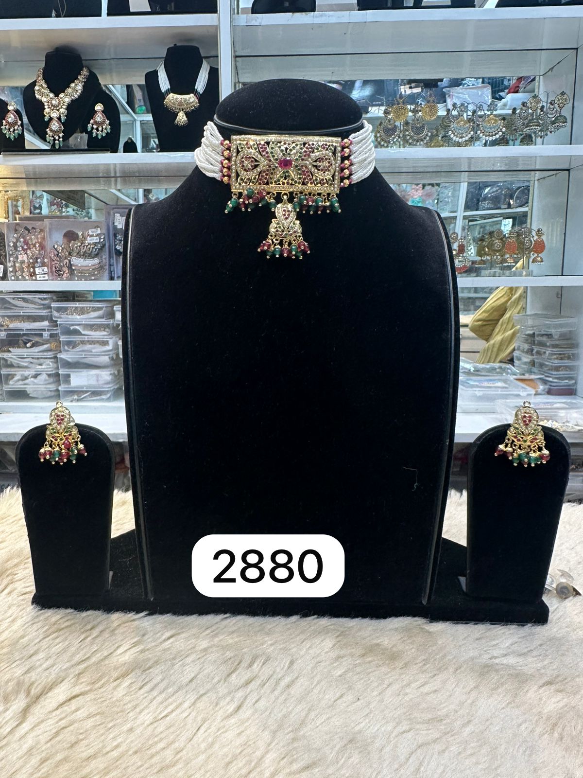 Classic Real Look Jadau Jewellery Set