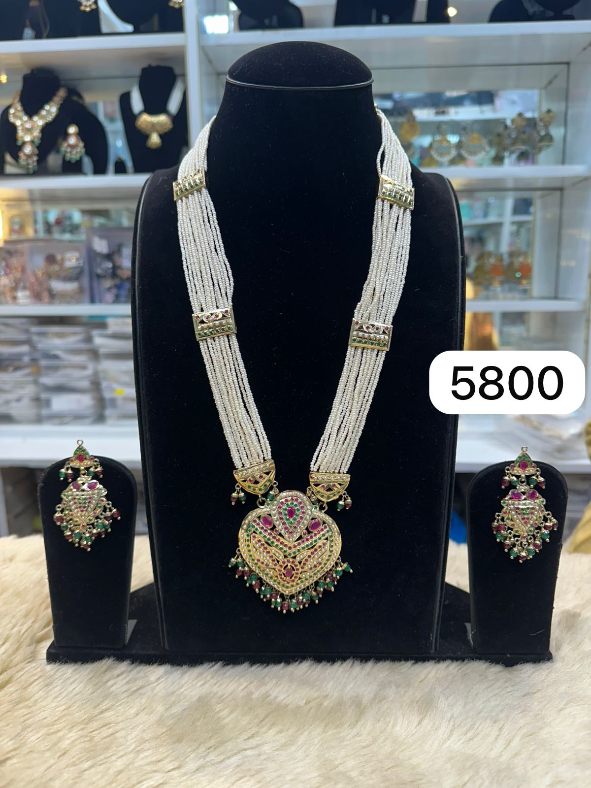 Rajwada Jadau Pendant Set