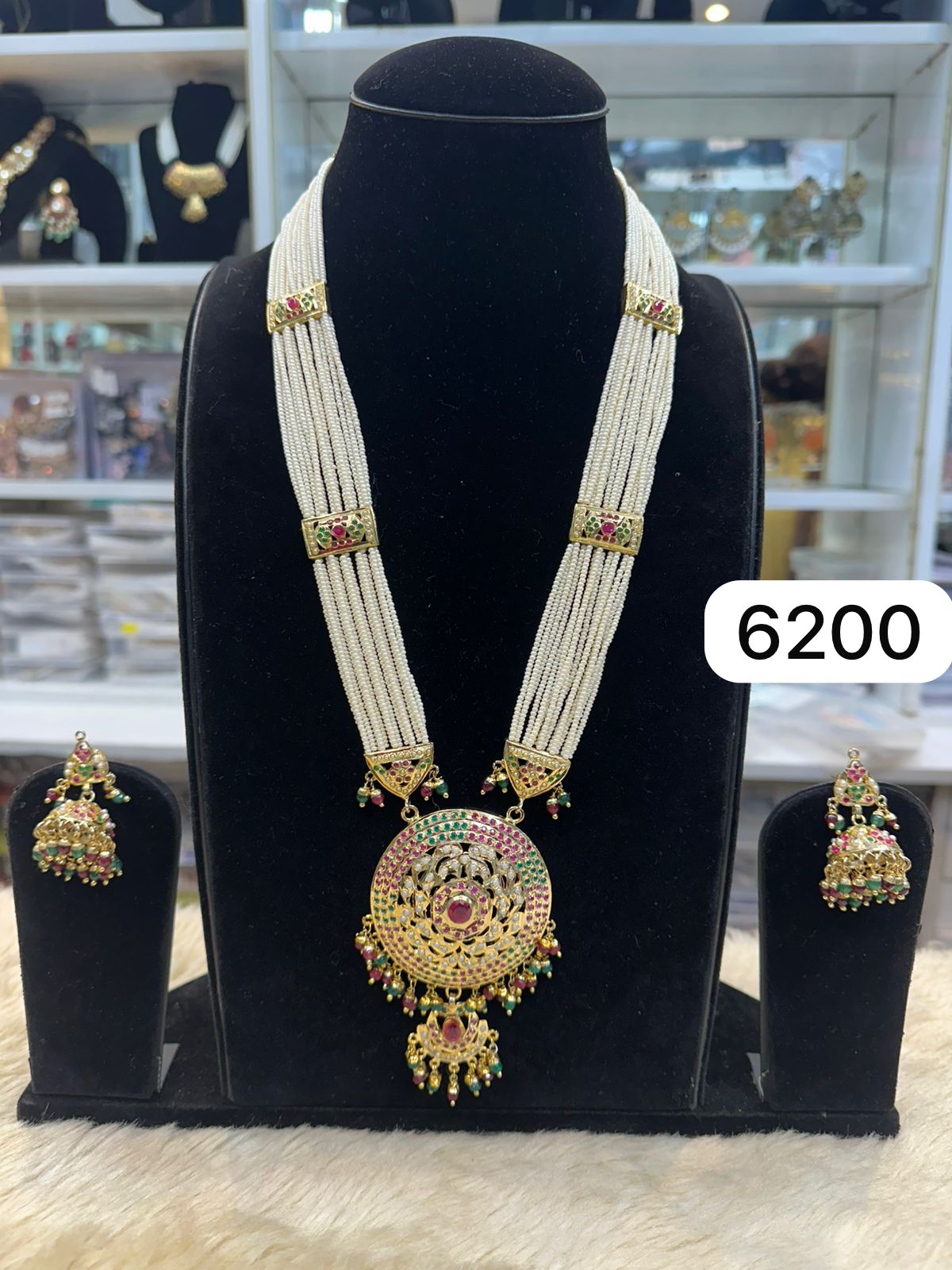 Antique Finish Jadau Pendant Set
