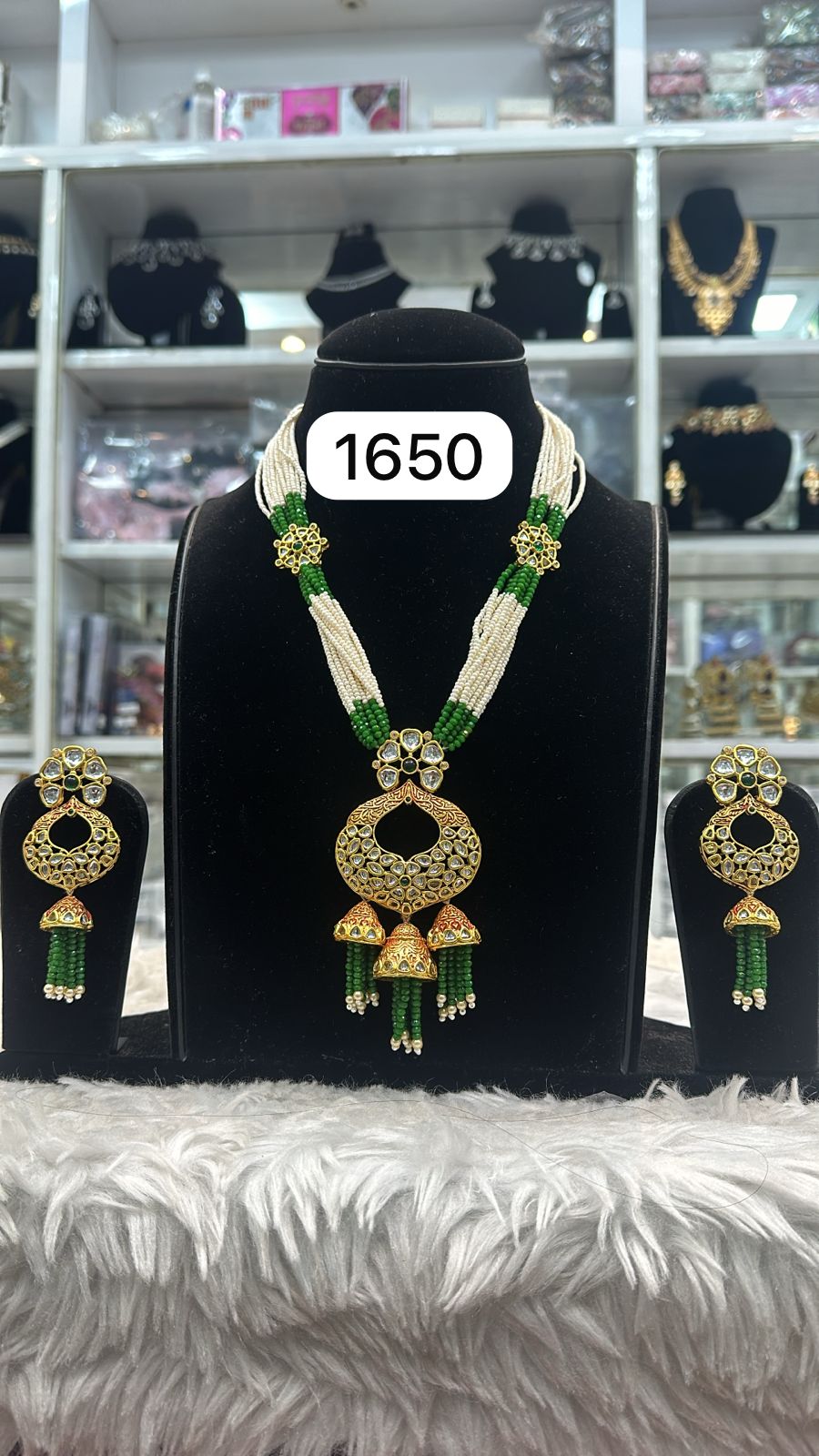 Traditional Green Moti Pendant Set