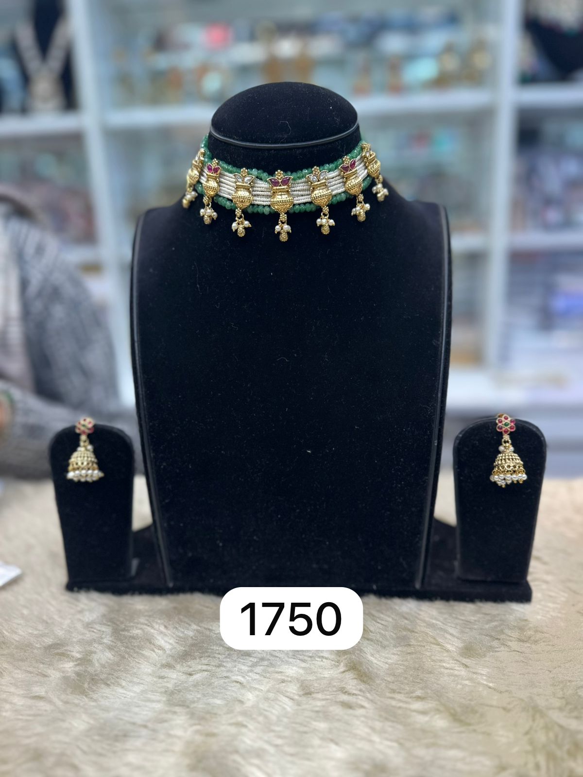 Elegant Real Look Set