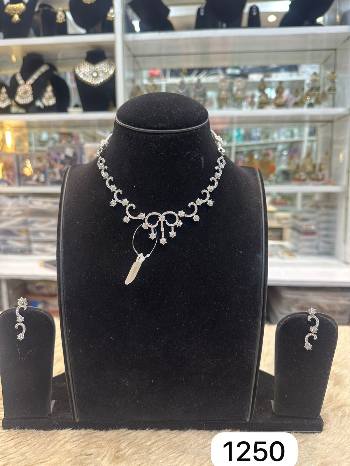 Real Look Diamond Set – Elegant Finish