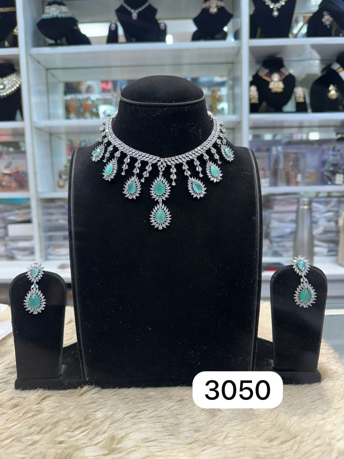 Premium Shine Diamond Style Set – Mint Green Touch