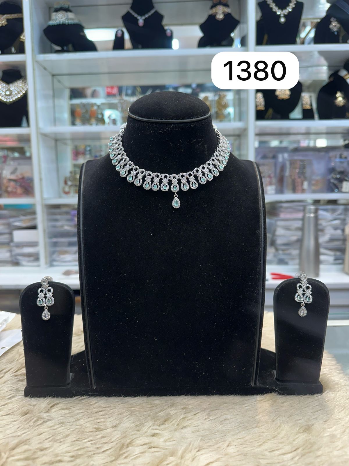 Premium Shine Diamond Style Set – Mint Green Touch