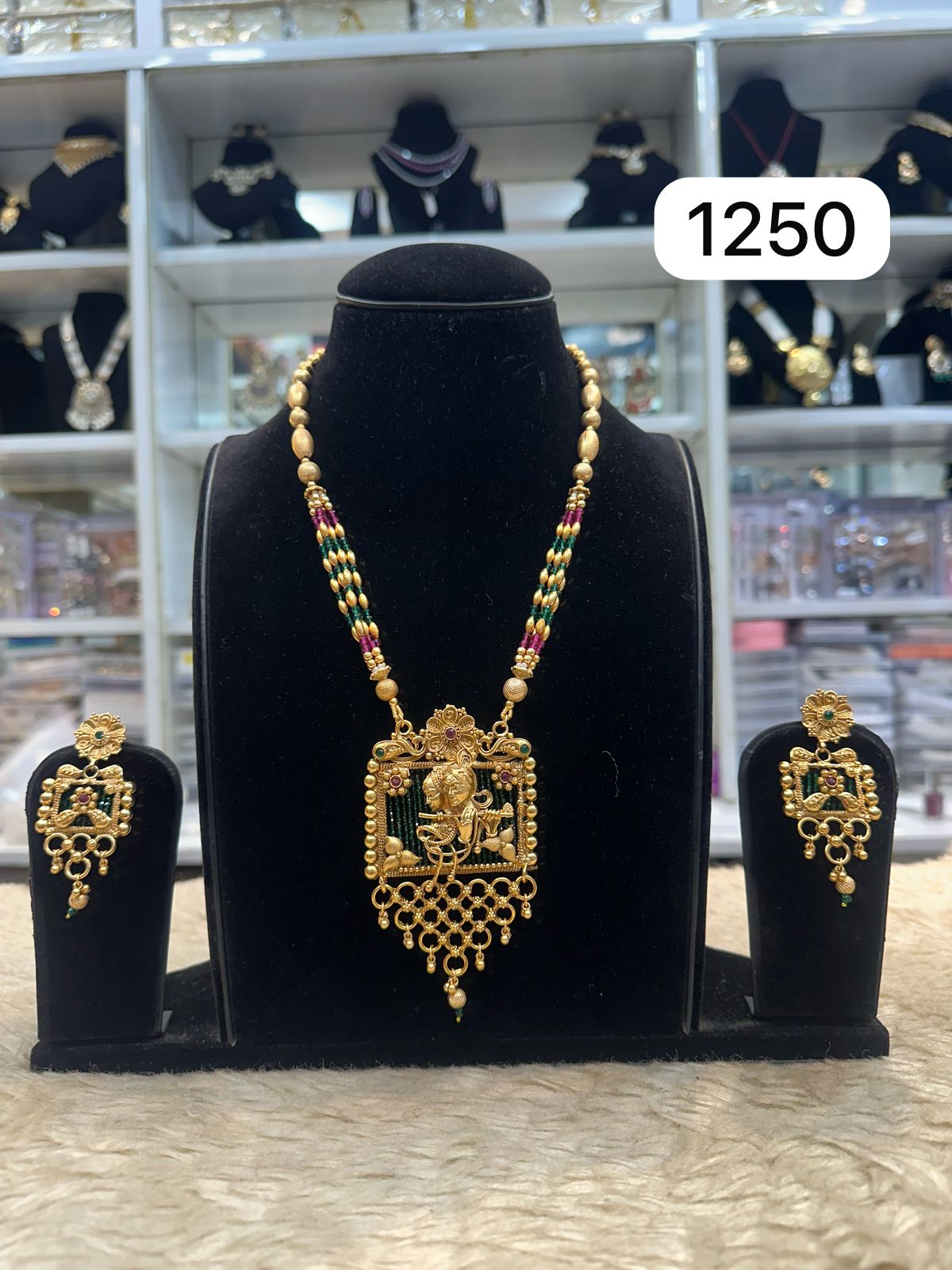 Real Look Kundan Pendant Set – Multi Colour