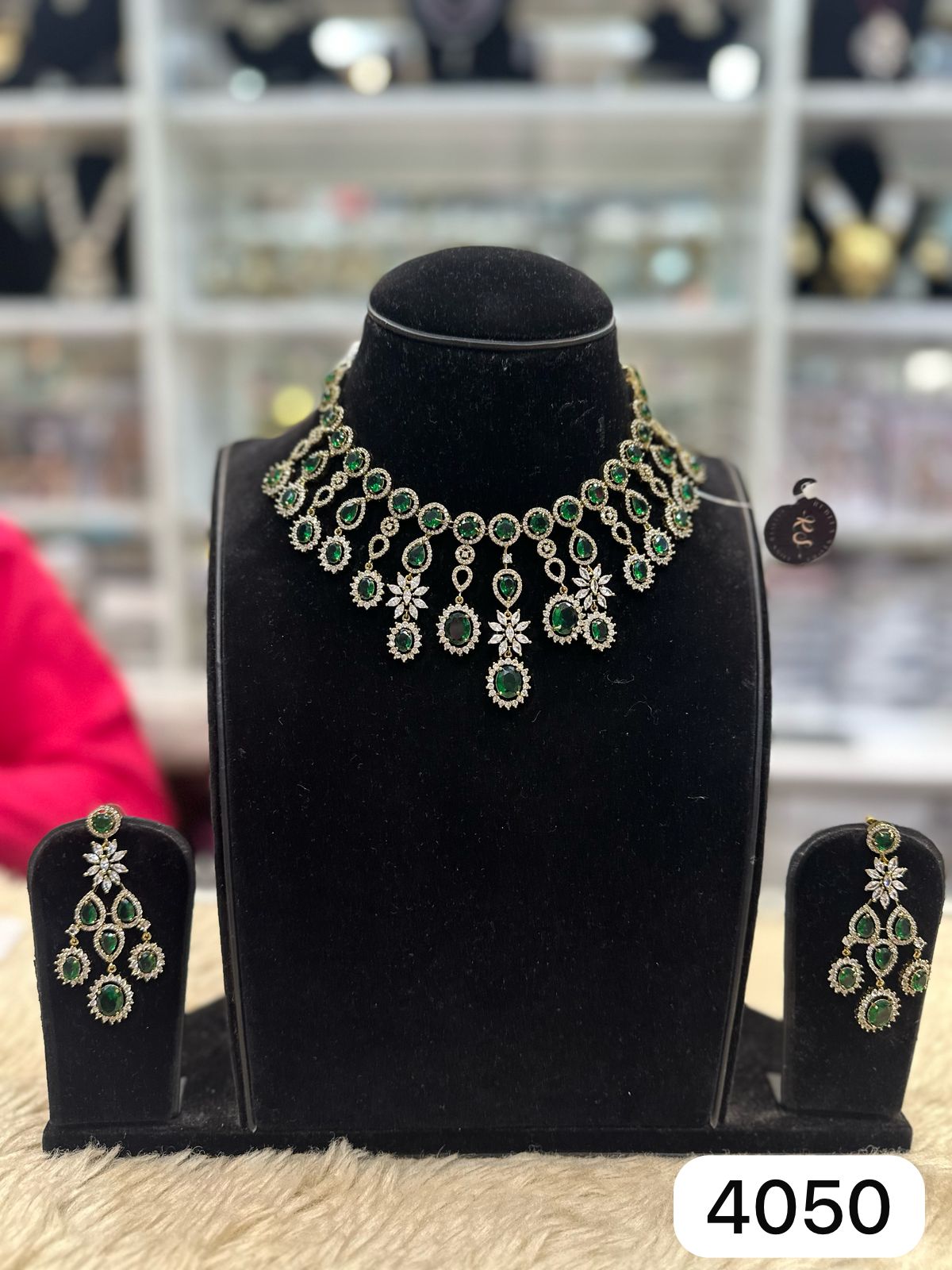 Real look mozonite green set