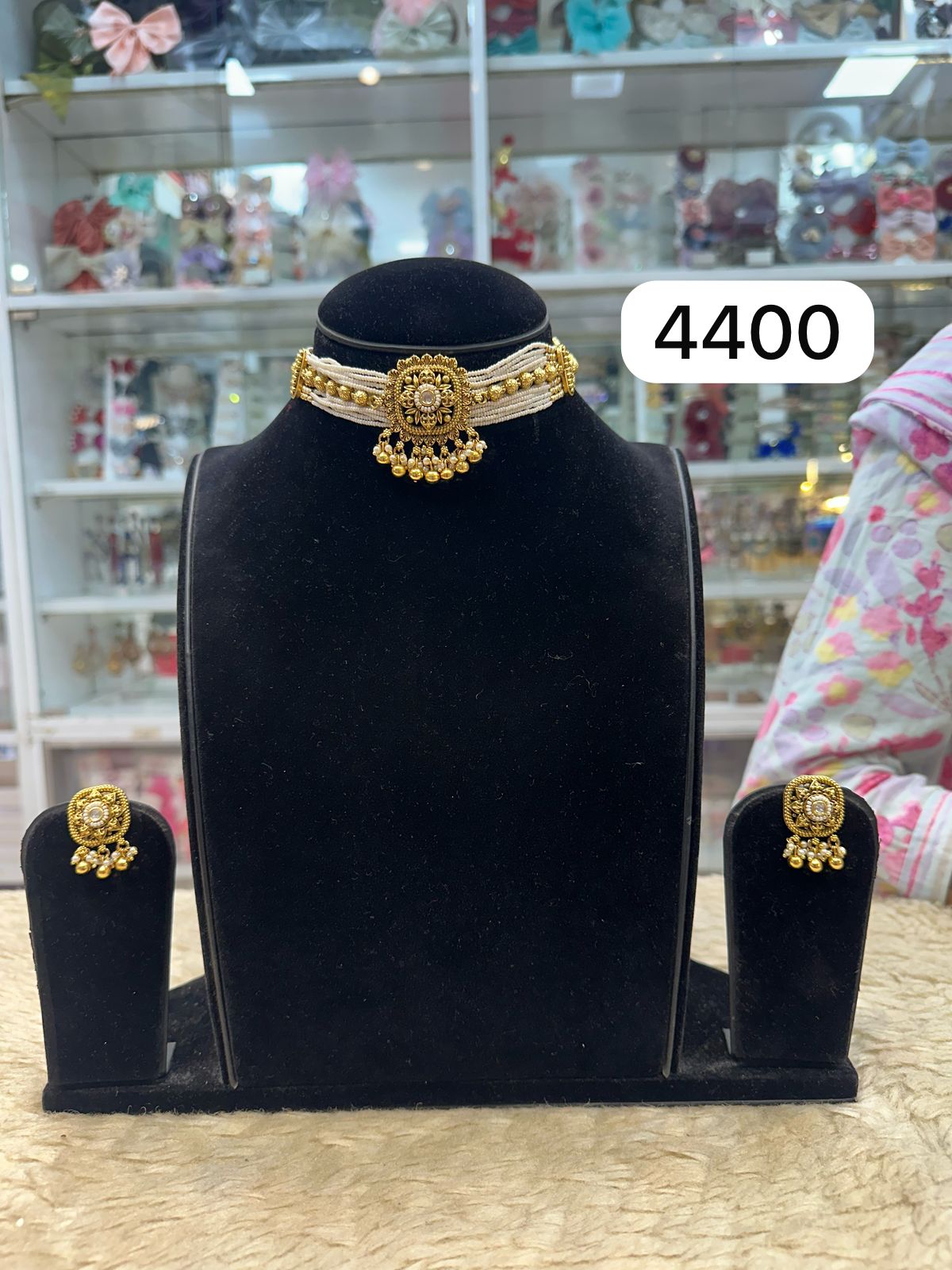 Real look golden choker set
