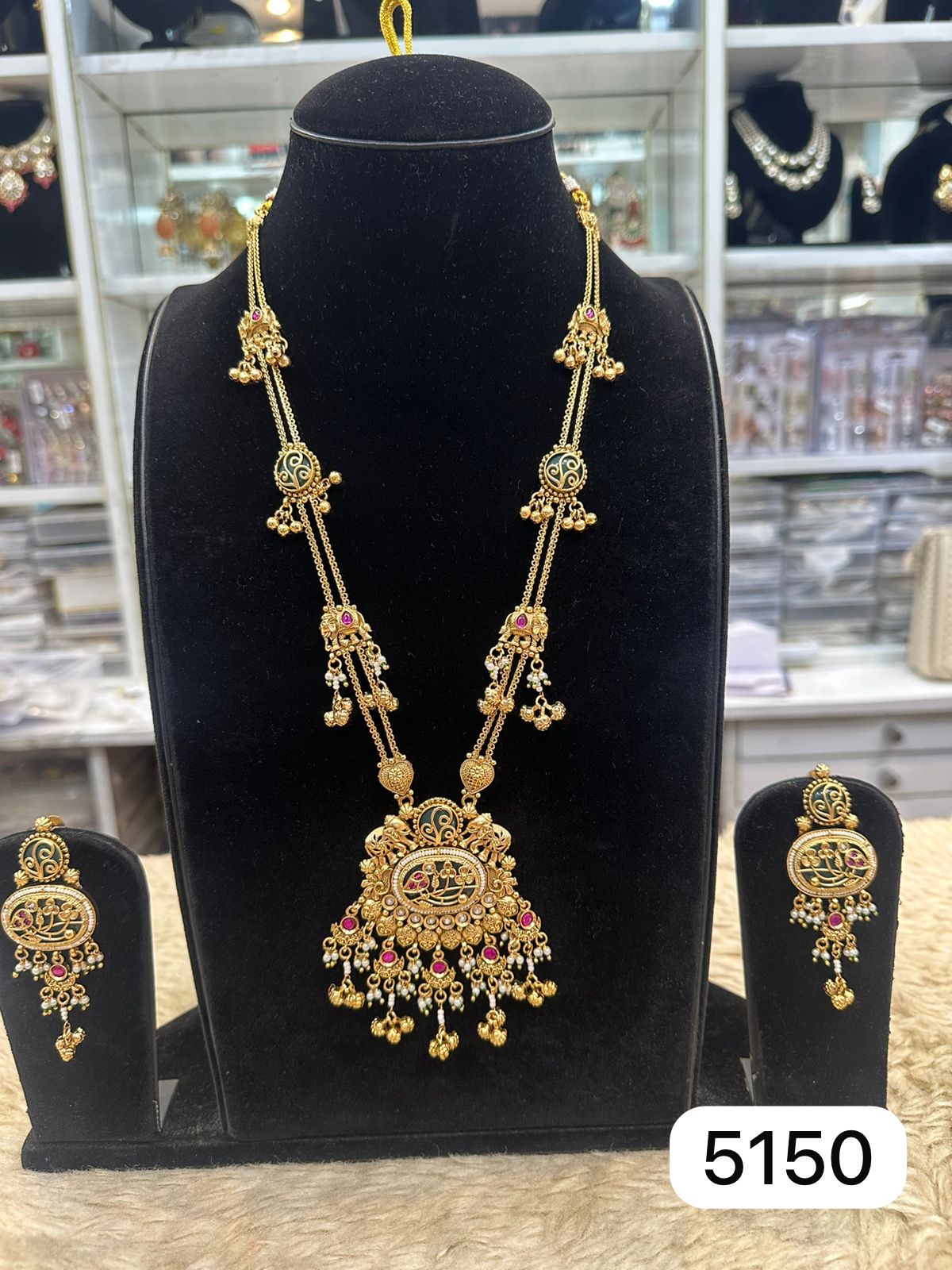 Real Finish Pendant Set with Heritage Design, Green Ruby & Stylish Belt