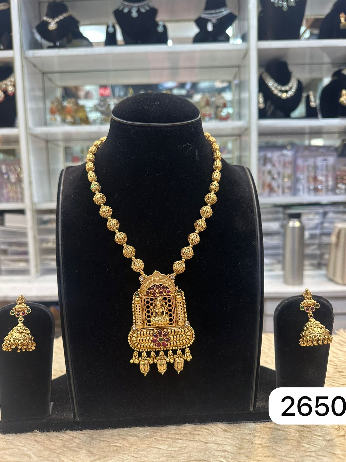 Traditional Temple Pendant Set – Ruby Green Stones with Matar Mala Style