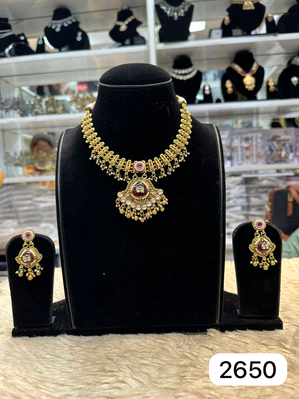 Real Look Meena Kari Set for Traditional Elegance"