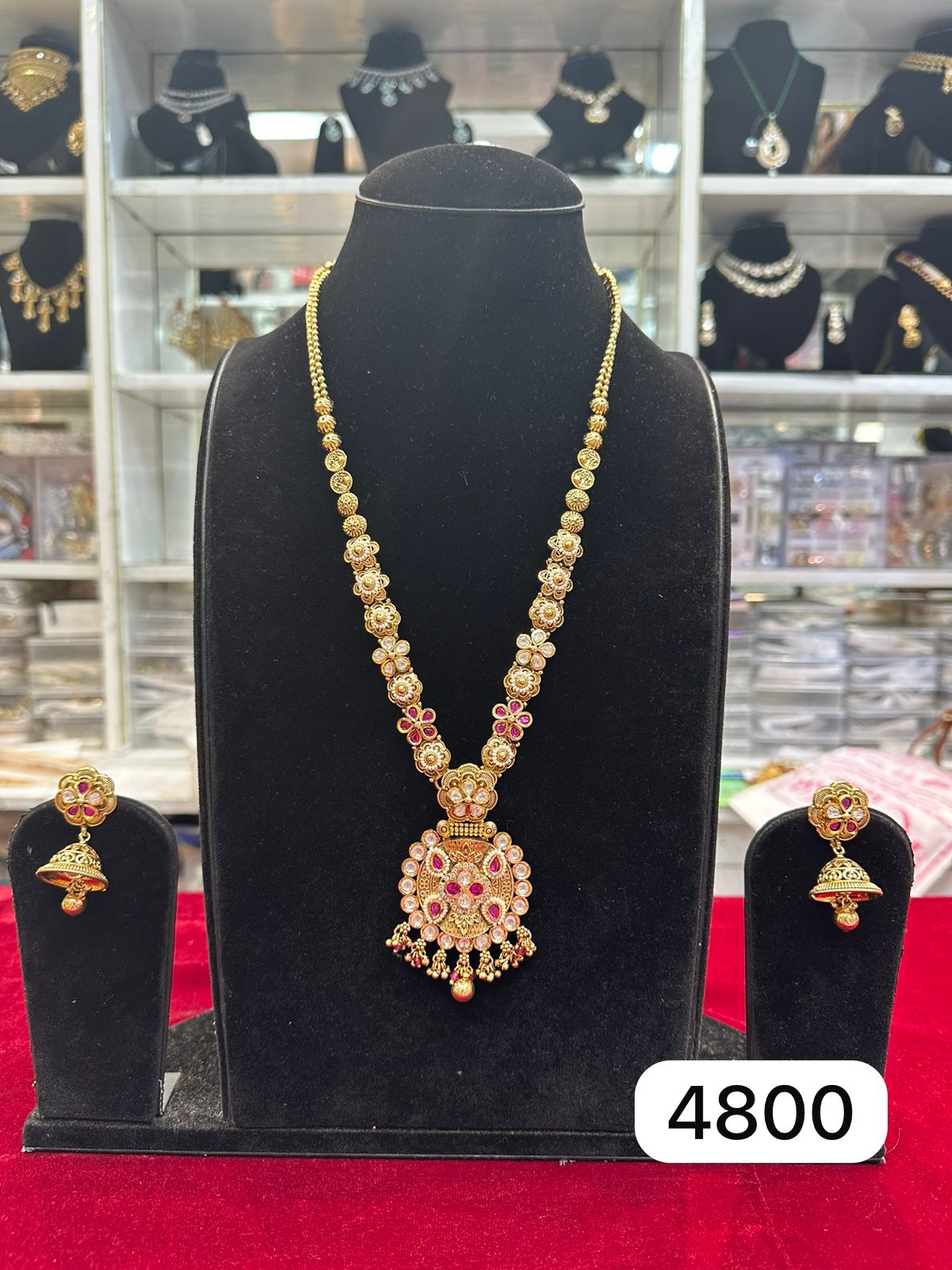 Golden Kundan Pendant Set – Real Look with Ruby Stone Highlight