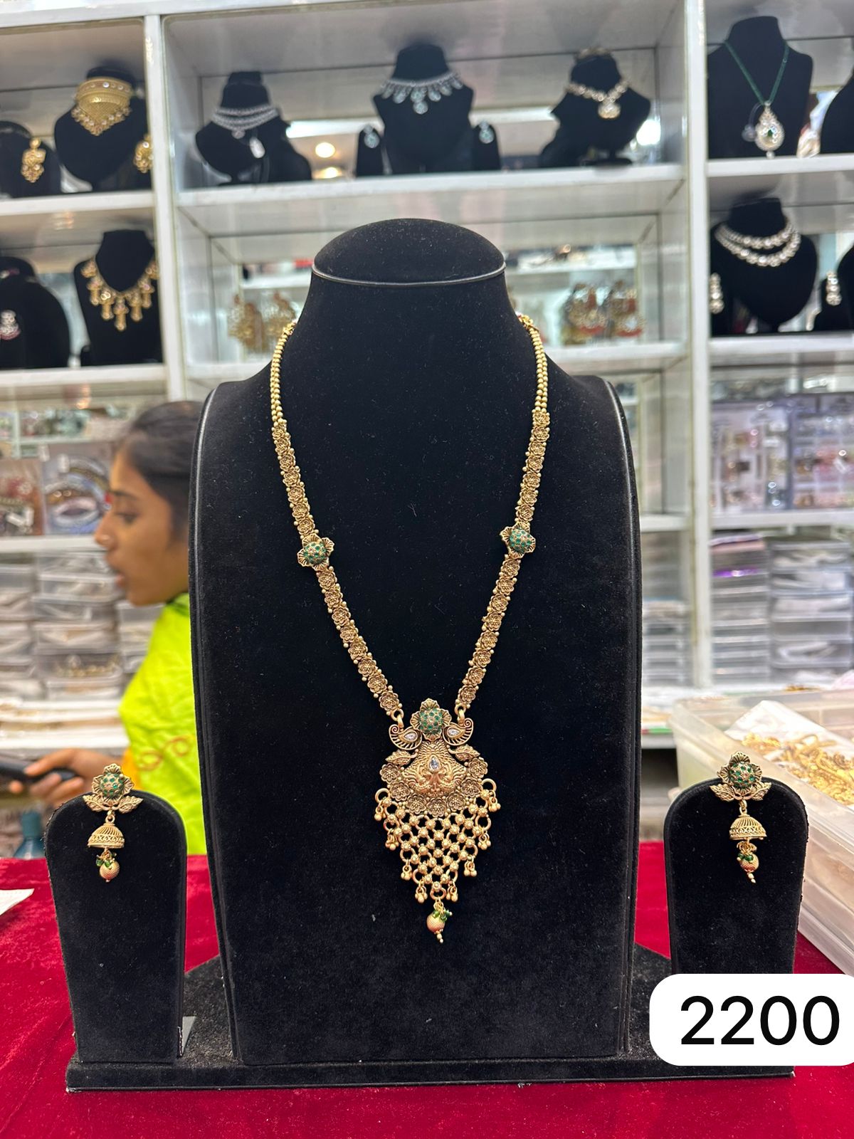 Real Gold Look Pendant Set – Green Stone Elegance