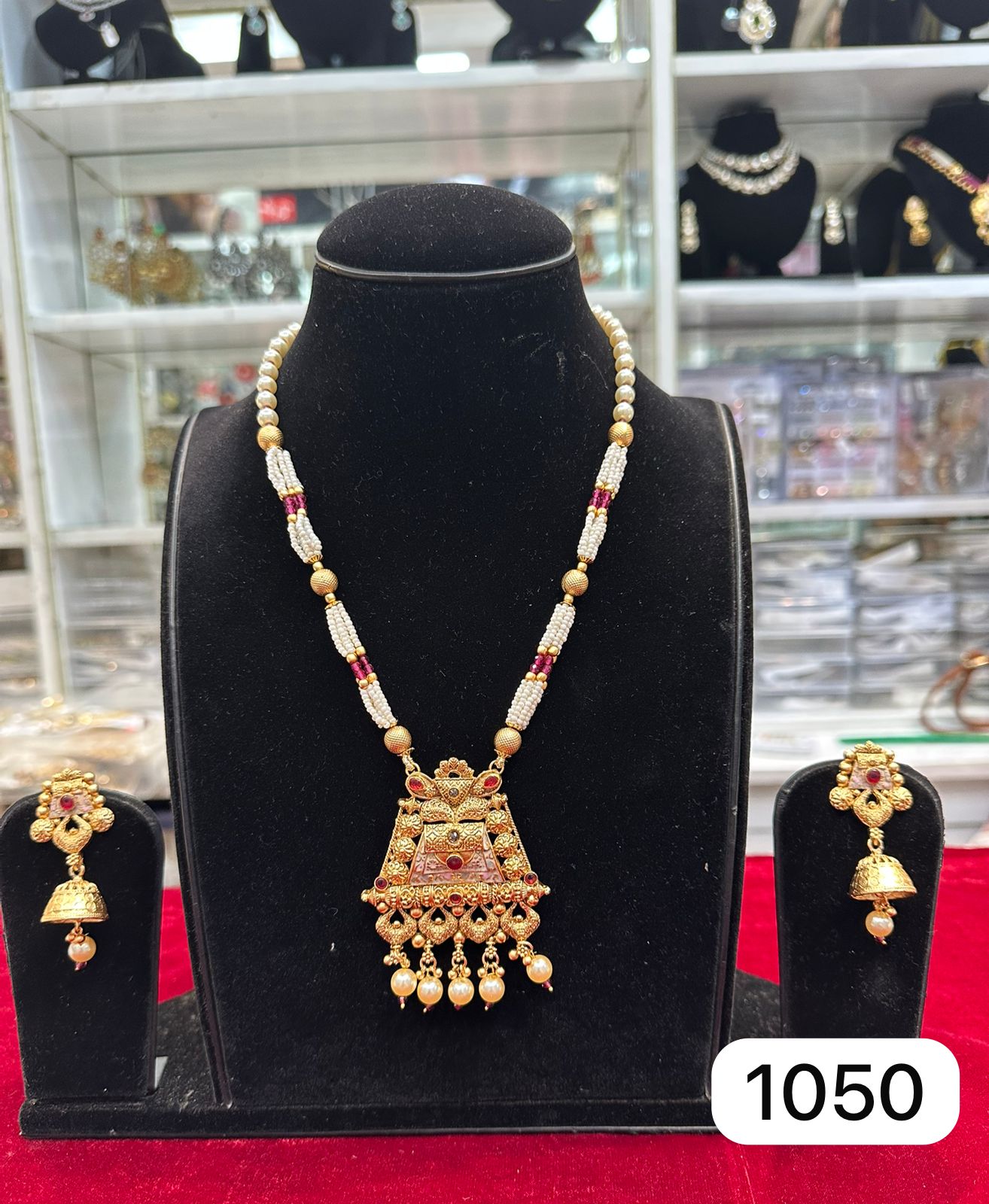 Real Look Golden Moti Pendant Jewelry Set