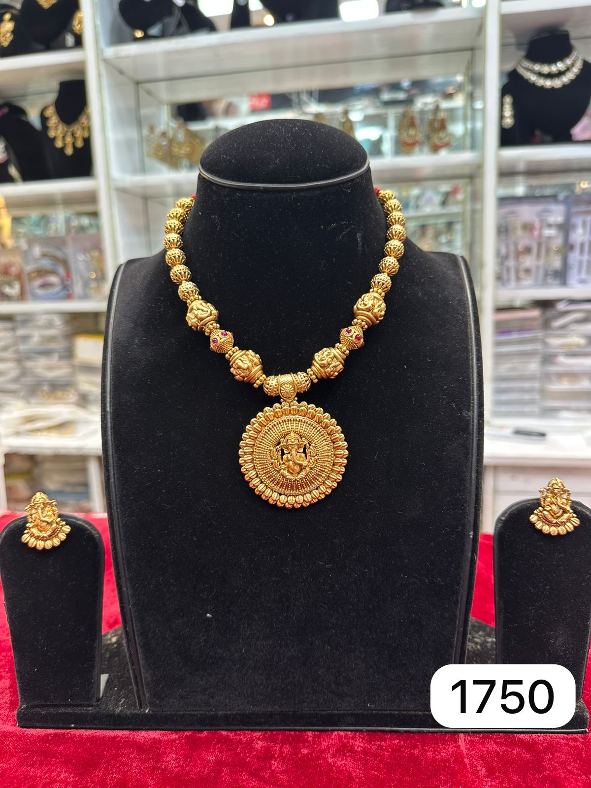 Real Look Matte Gold Temple Jewelry Set