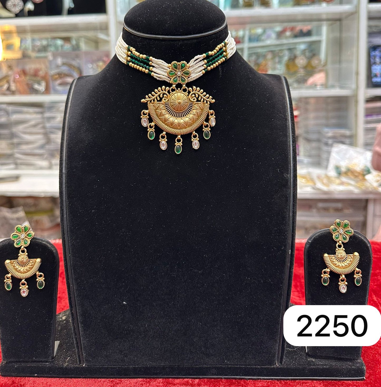 Elegant Real Look Green White Moti Choker