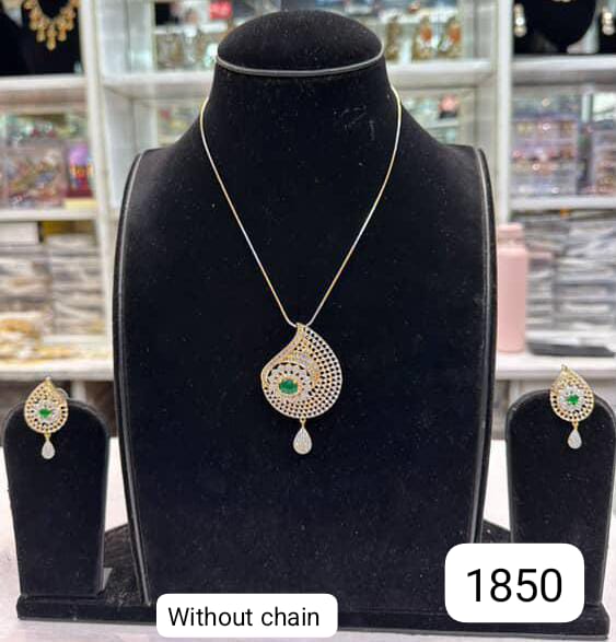 Elegant AD Pendant Set – Real Diamond Look Finish