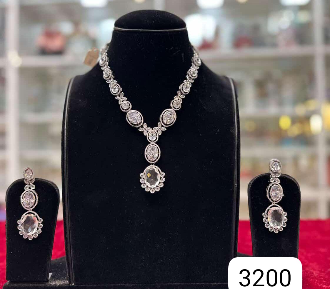 Real Look Silver Diamond Set