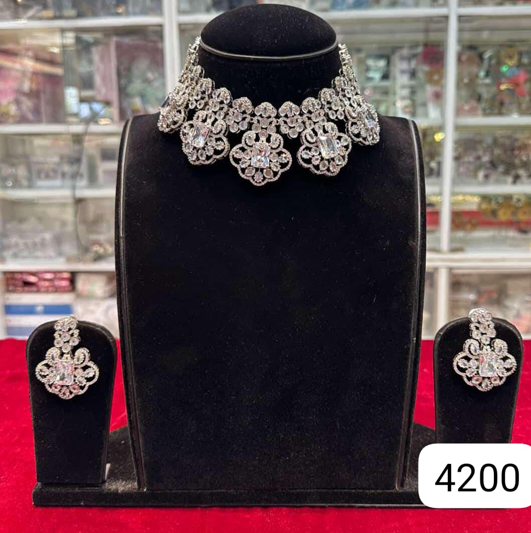 Silver Spark Real Look Diamond Set