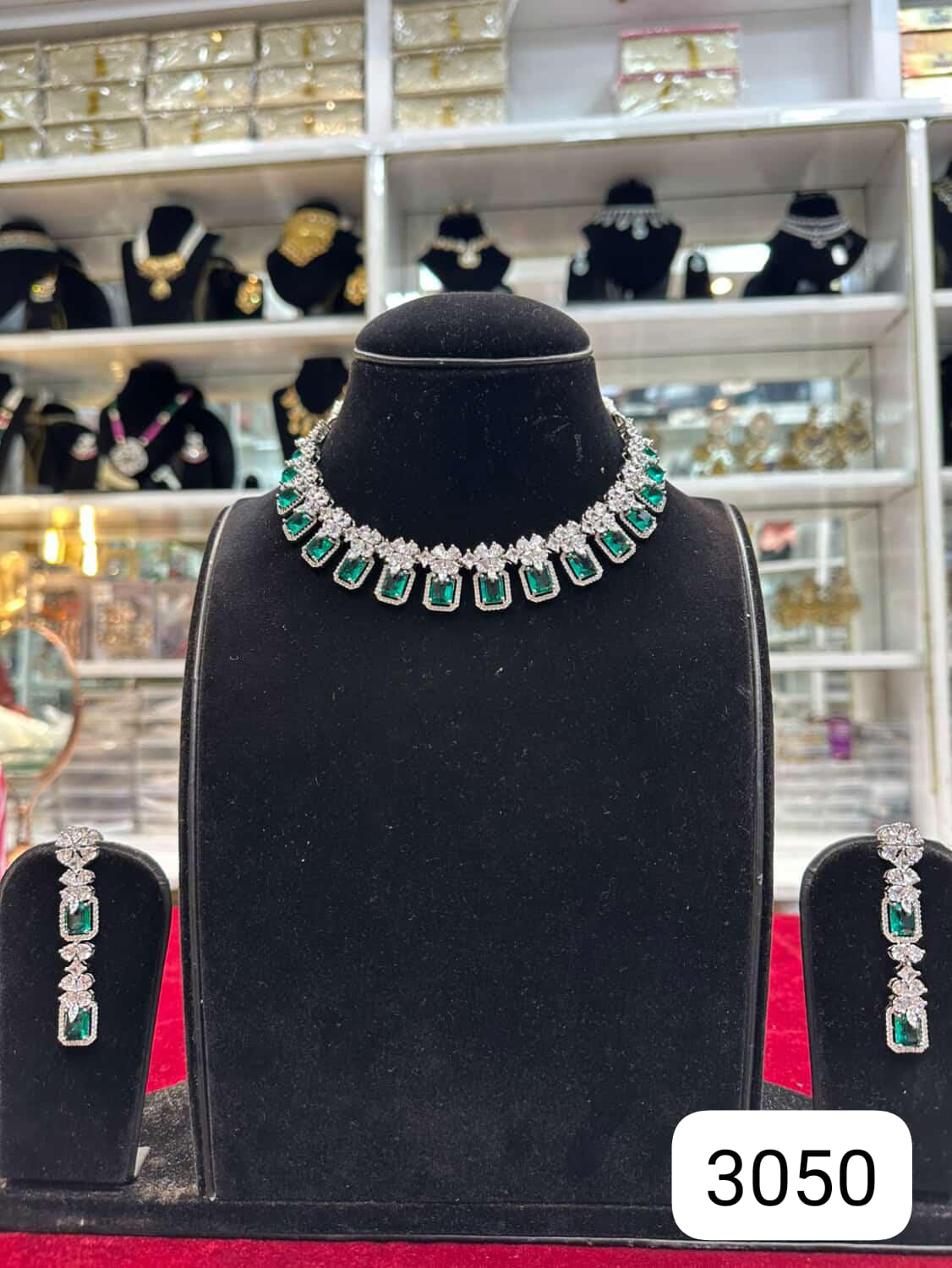 Real look diamond dark green set