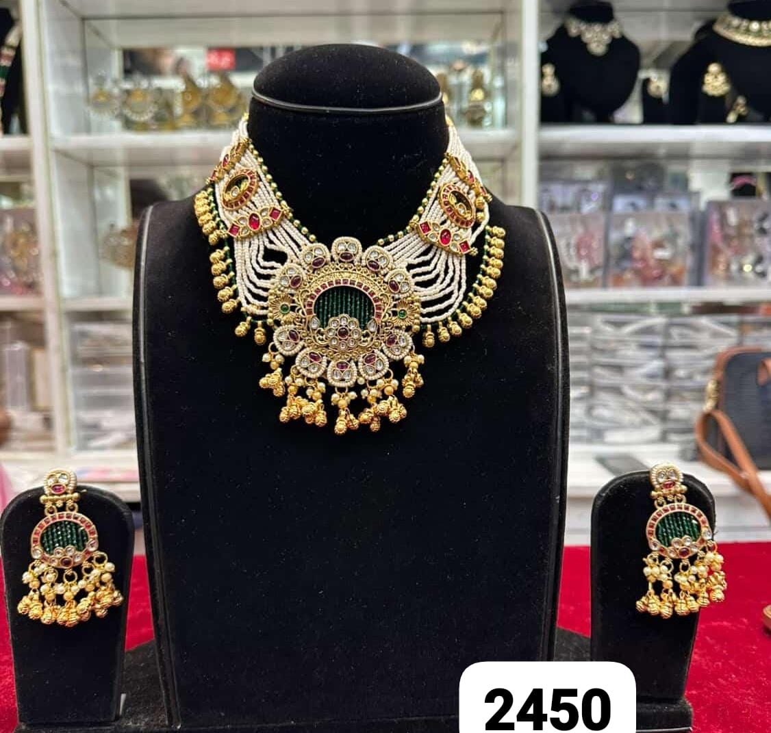 Real look golden heavy set