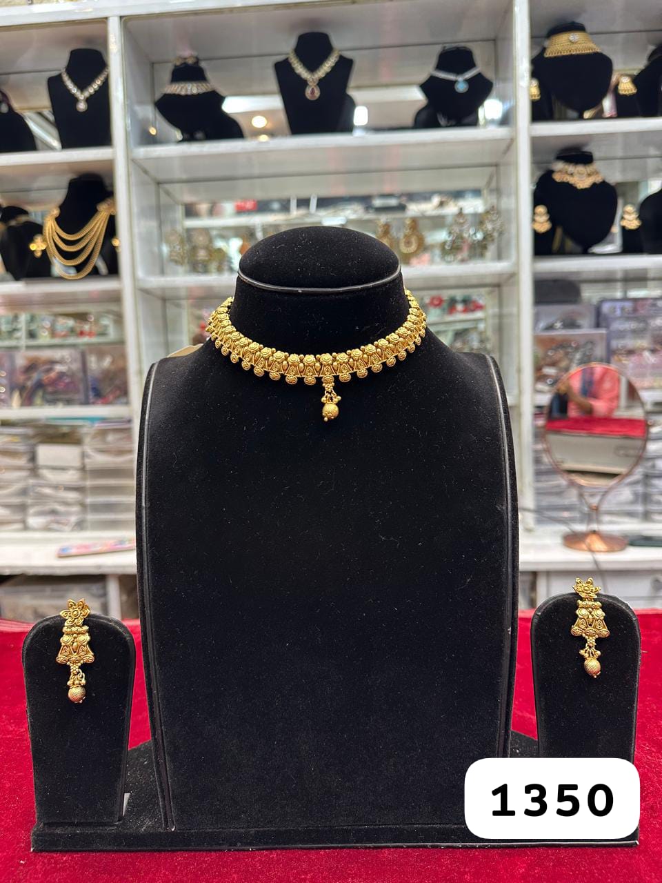 Real Look Golden Antique Polki set