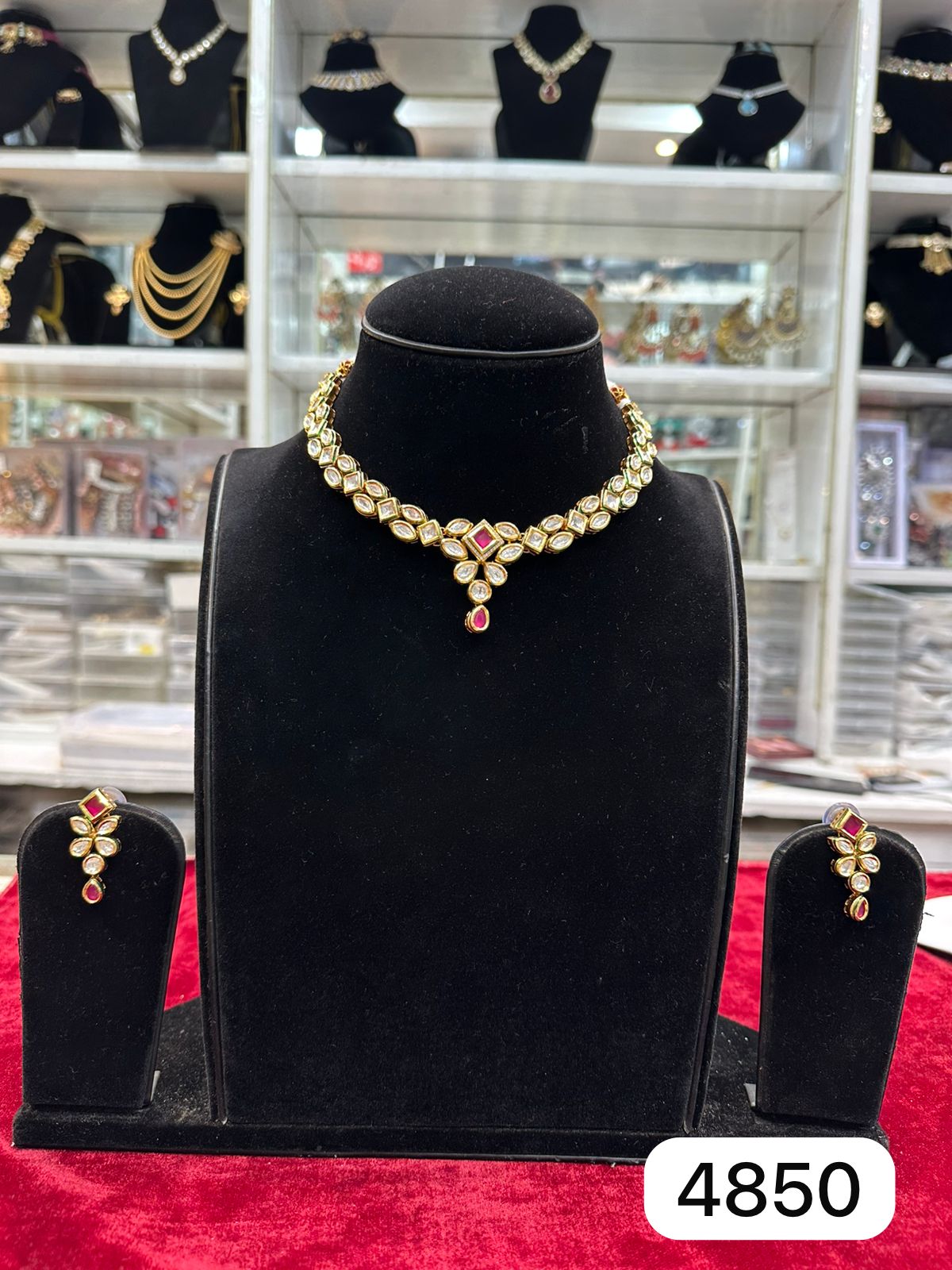 Real Look Golden AC Kundan Jewellery Set
