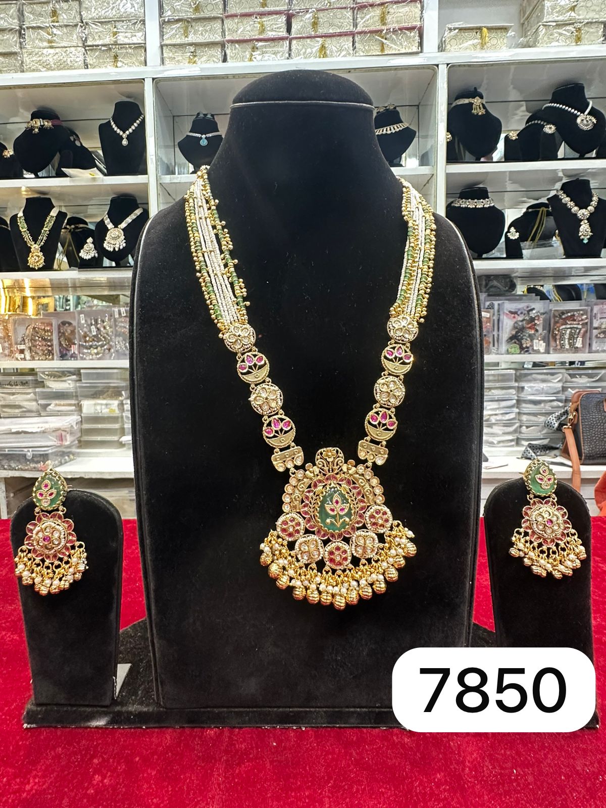 Real Look Gold Finish Heritage Long Set