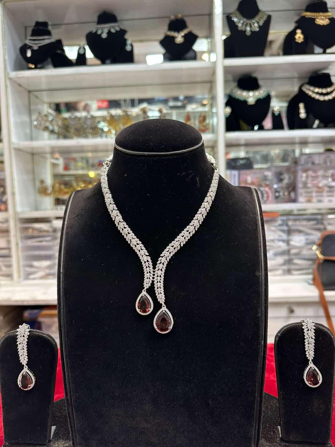 Real Look Diamond Brown Stone Set