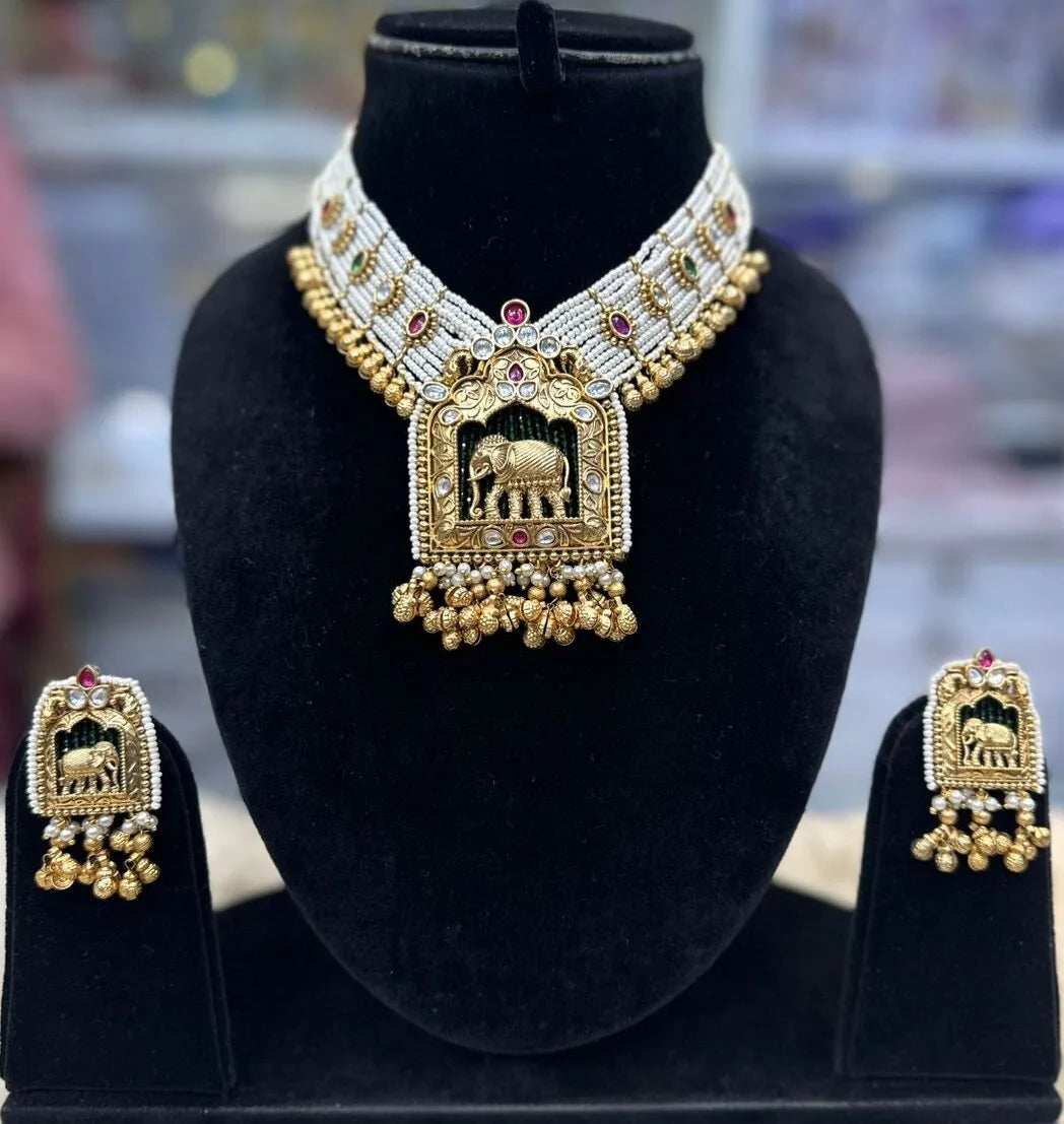 Rubela Store Hit Gold-look Elephant Necklace