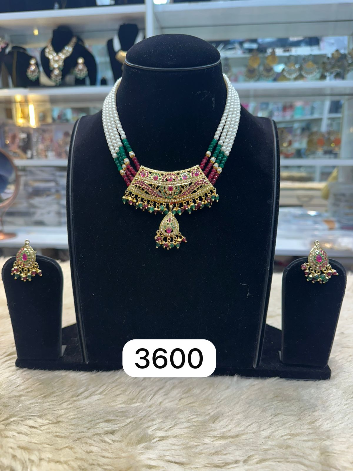 Classic Real Look Jadau Jewellery Set