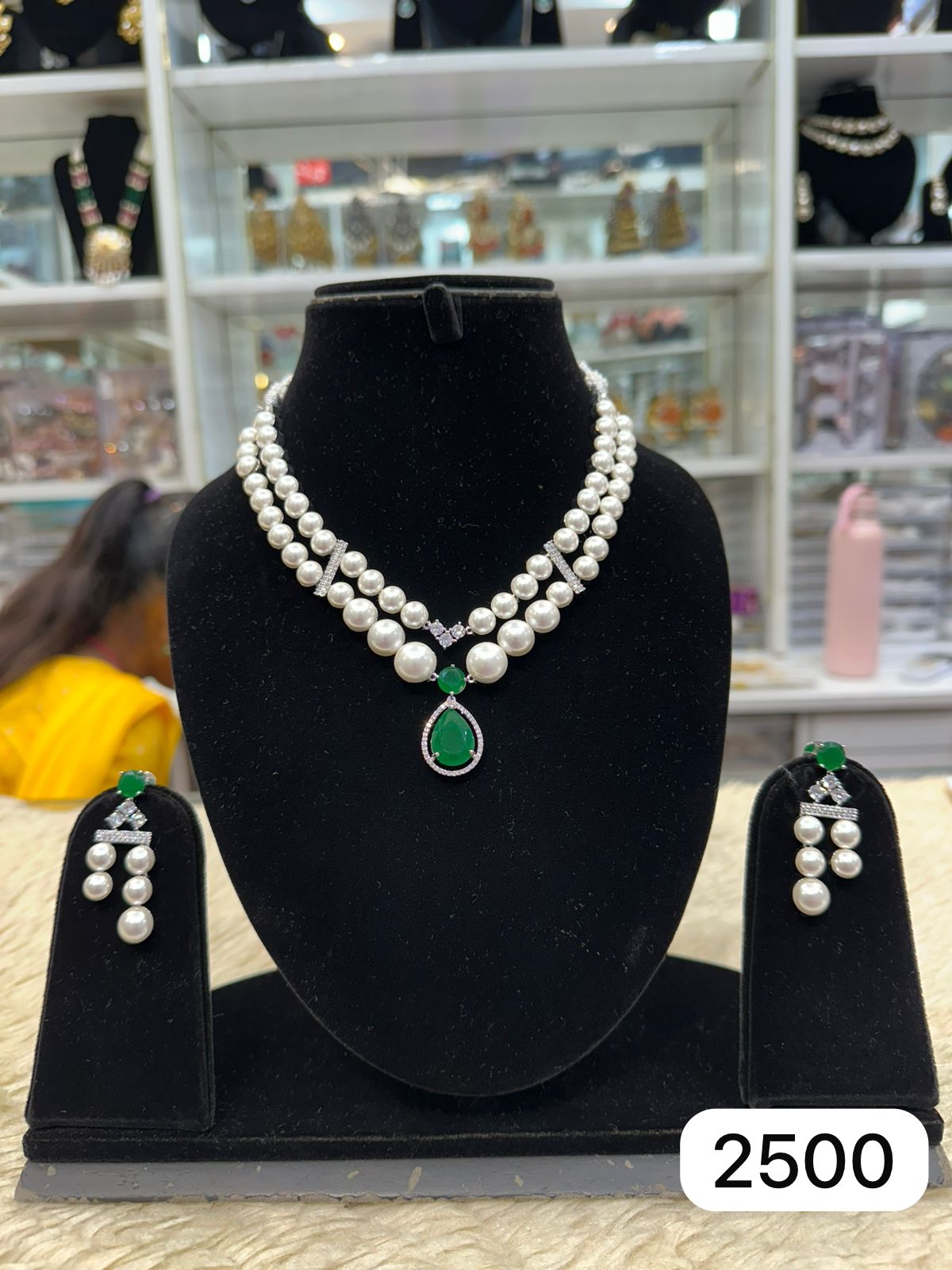 Elegant Emerald Green Set – Real Look Diamond with White Pearls