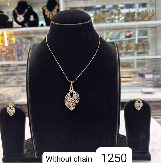 Diamond Style Pendant Set – Classic & Elegant
