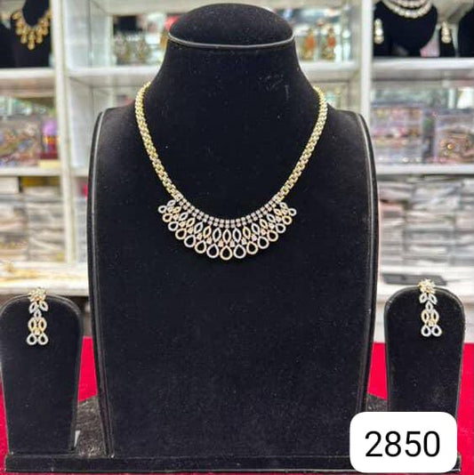 Elegant Line Pendant Set – Diamond Look Simplicity