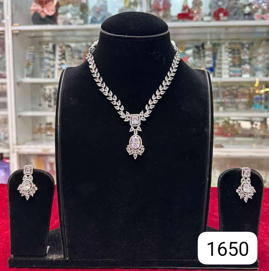 Silver Spark Real Look Diamond Set