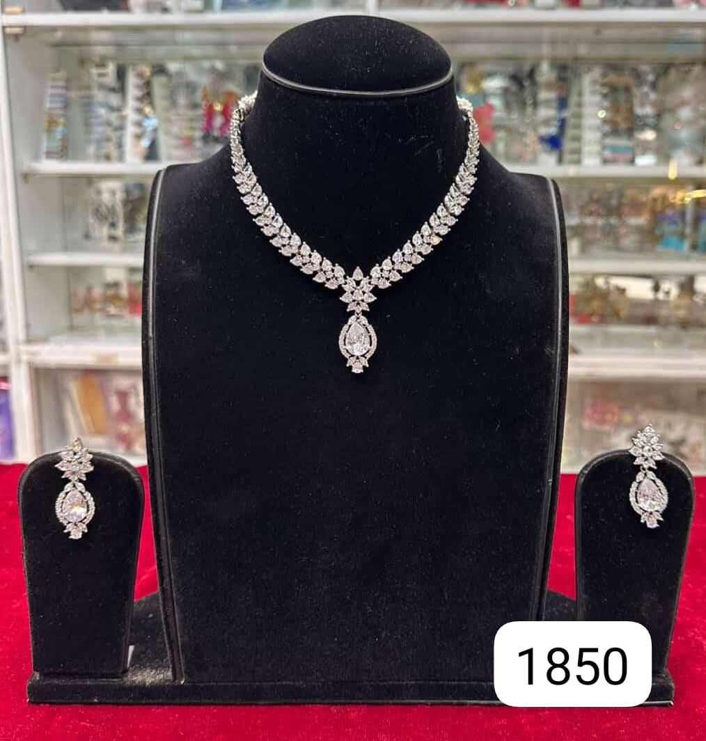 Silver Spark Real Look Diamond Set