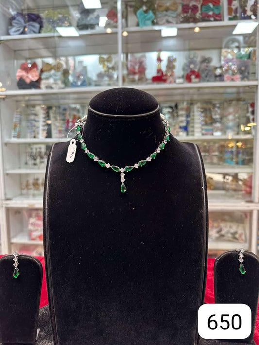 Real look diamond dark green necklace