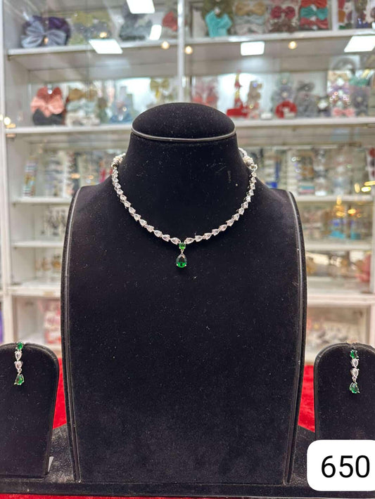 Real look diamond dark green necklace