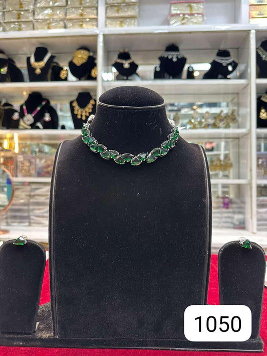 Real look diamond dark green set