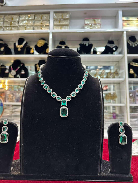 Real look diamond dark green set