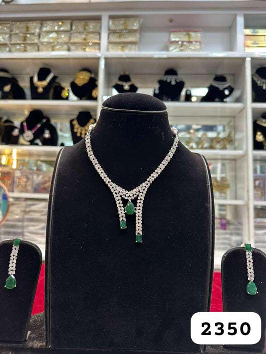 Real look diamond dark green set