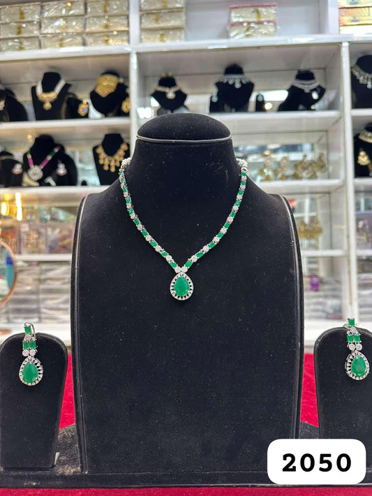 Real look diamond dark green set