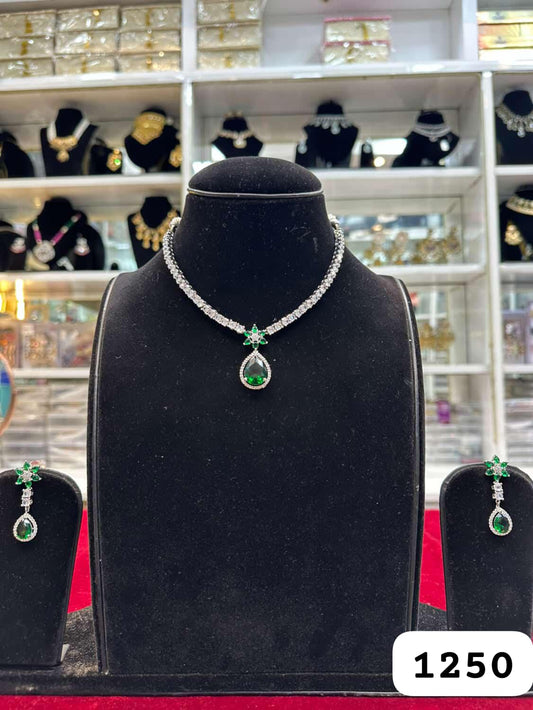Real look diamond dark green set
