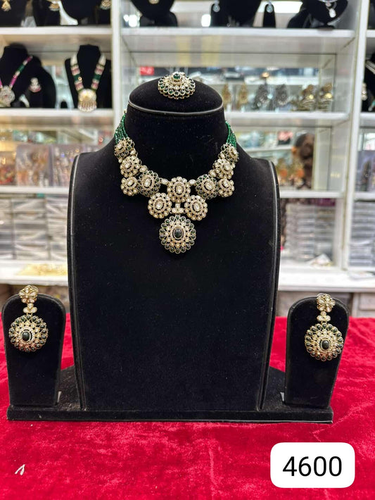 Royal Emerald Heavy Kundan Polki Set