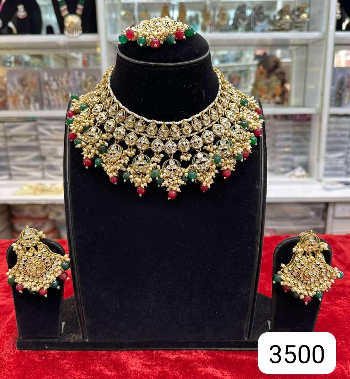 Graceful Green Kundan Necklace