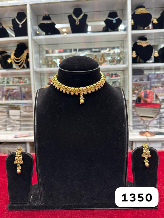Real Look Golden Antique Polki set