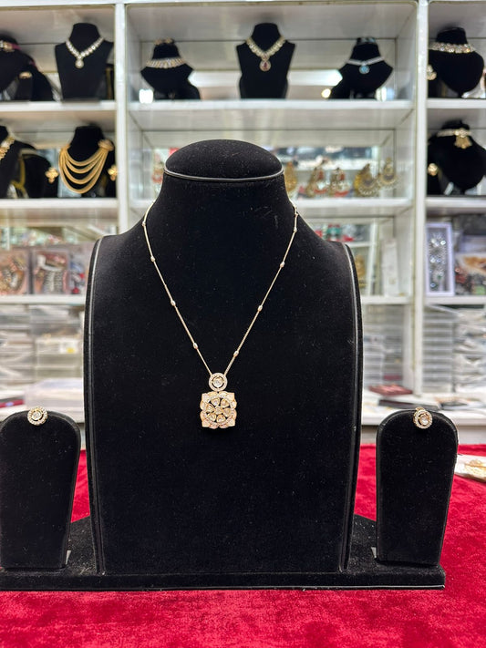 Real Look Kundan Chain Pendant Set
