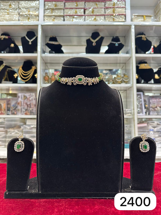 Real Look Golden AD Choker Set Green
