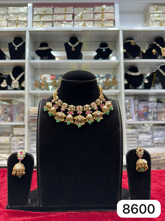 Elegant Real Look Golden Jewellery Set